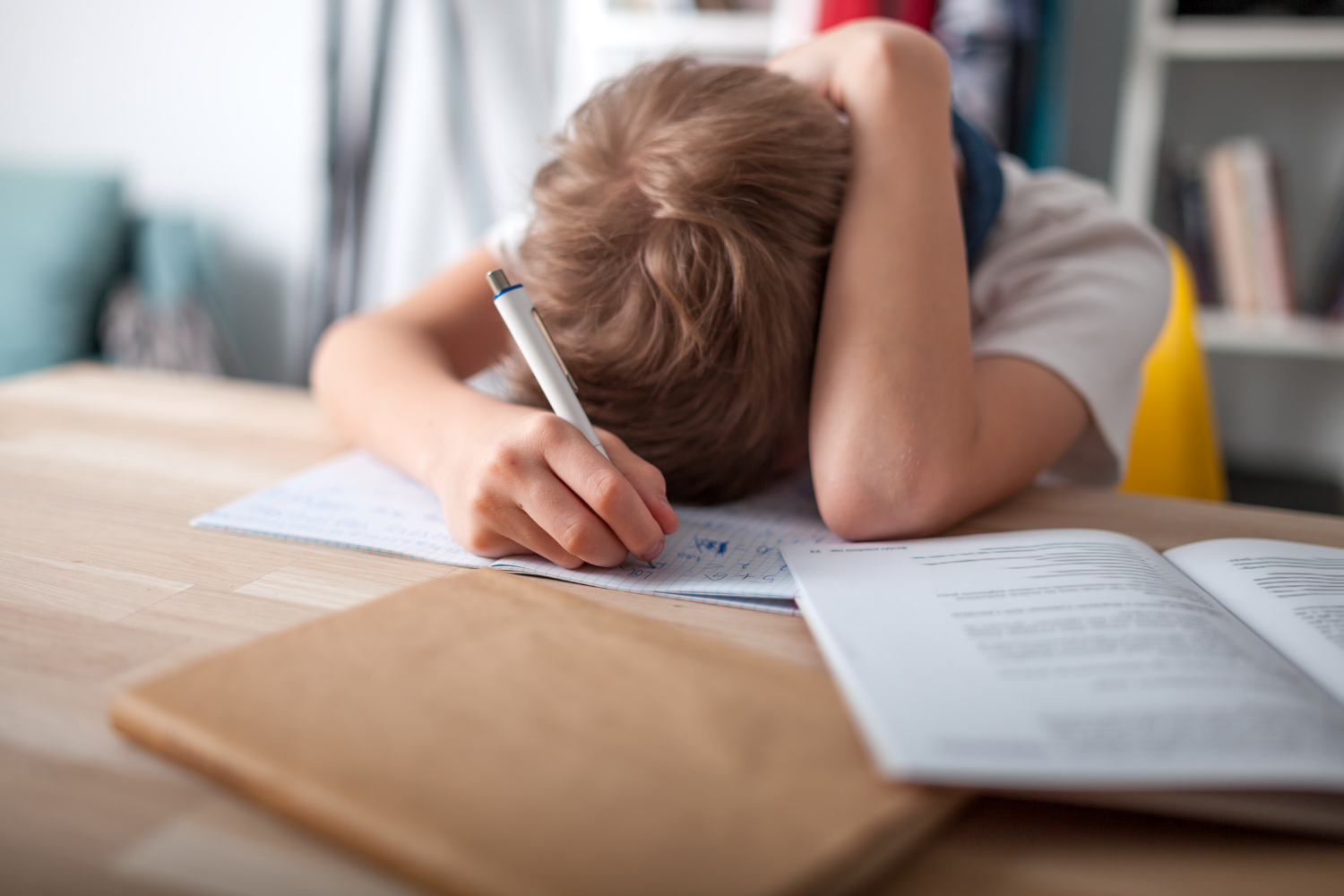 Comment aider un enfant qui a du mal à retenir ses leçons et ses poésies