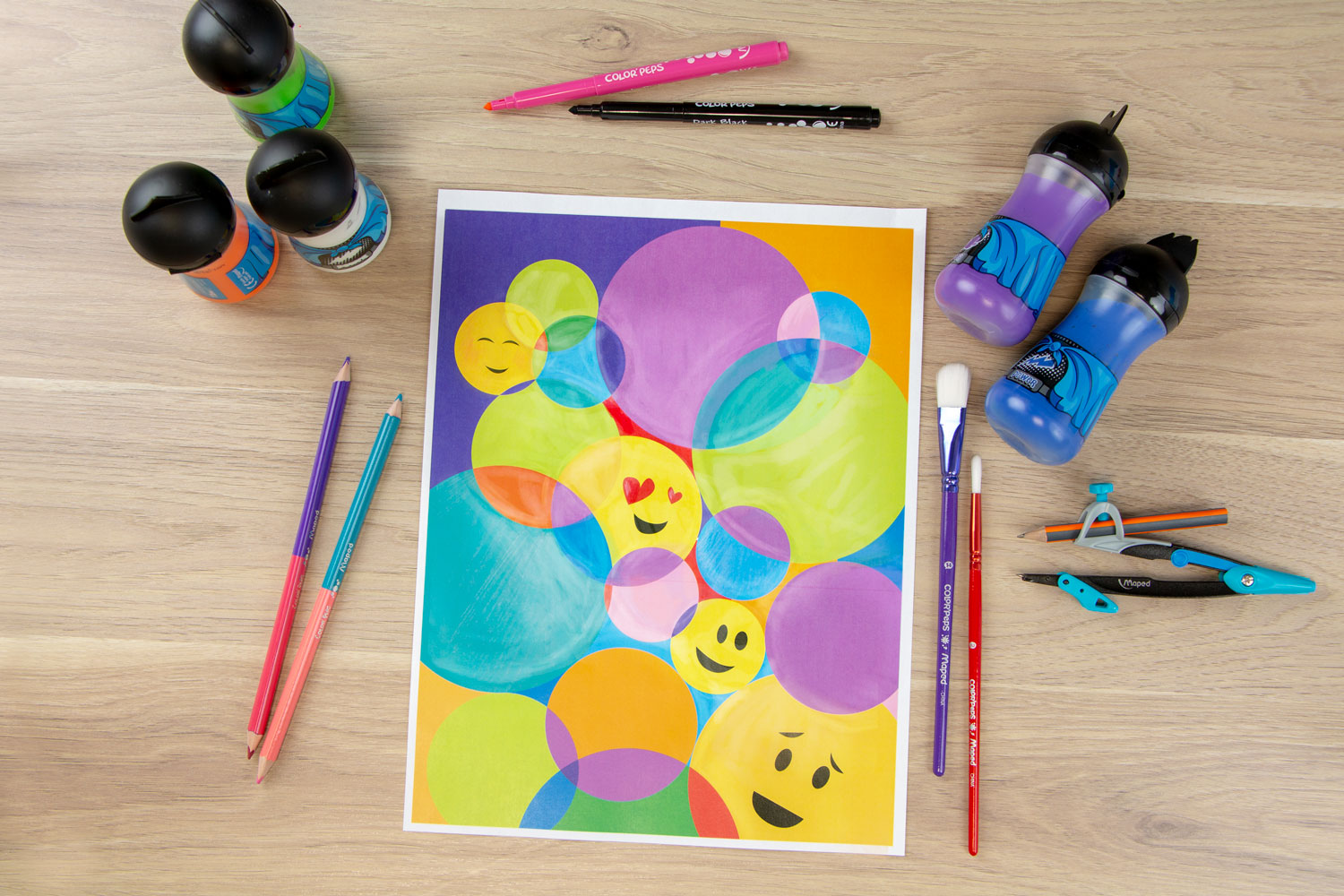 Actvité Enfant - Apprendre à dessiner avec un compas en donnant vie à des  emojis !