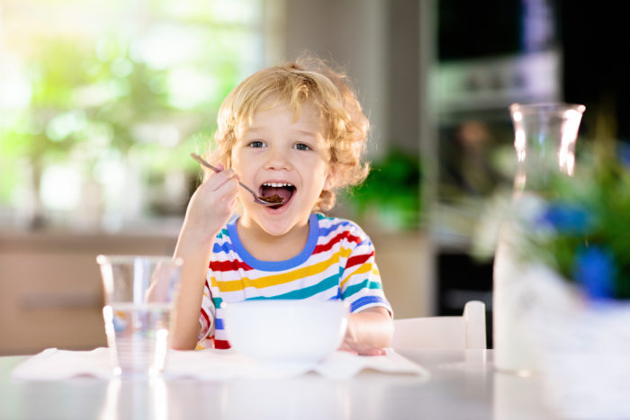 Matin : un petit-déjeuner plein d’énergie pour les enfants