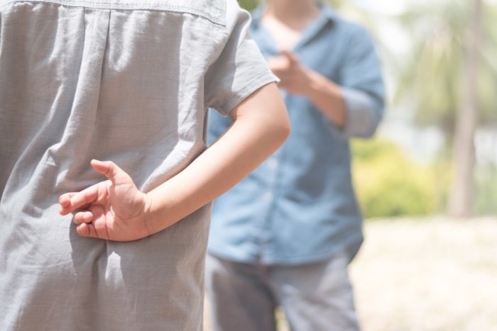 Mon enfant invente des histoires, pourquoi ment-il