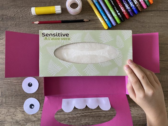 DIY Enfant - Décorer une boîte à mouchoirs en carton