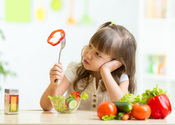 Repas : mon enfant boude l'assiette. Comment le faire manger ?