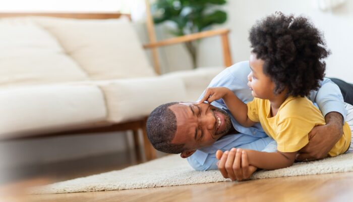 4 clés pour être un parent bienveillant et zen