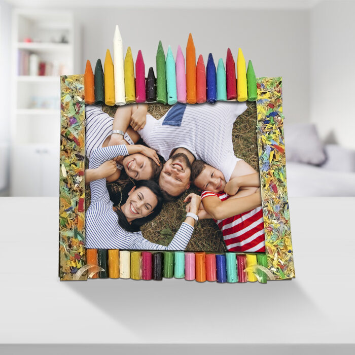 Recyclage créatif avec des fournitures scolaires : cadre photo