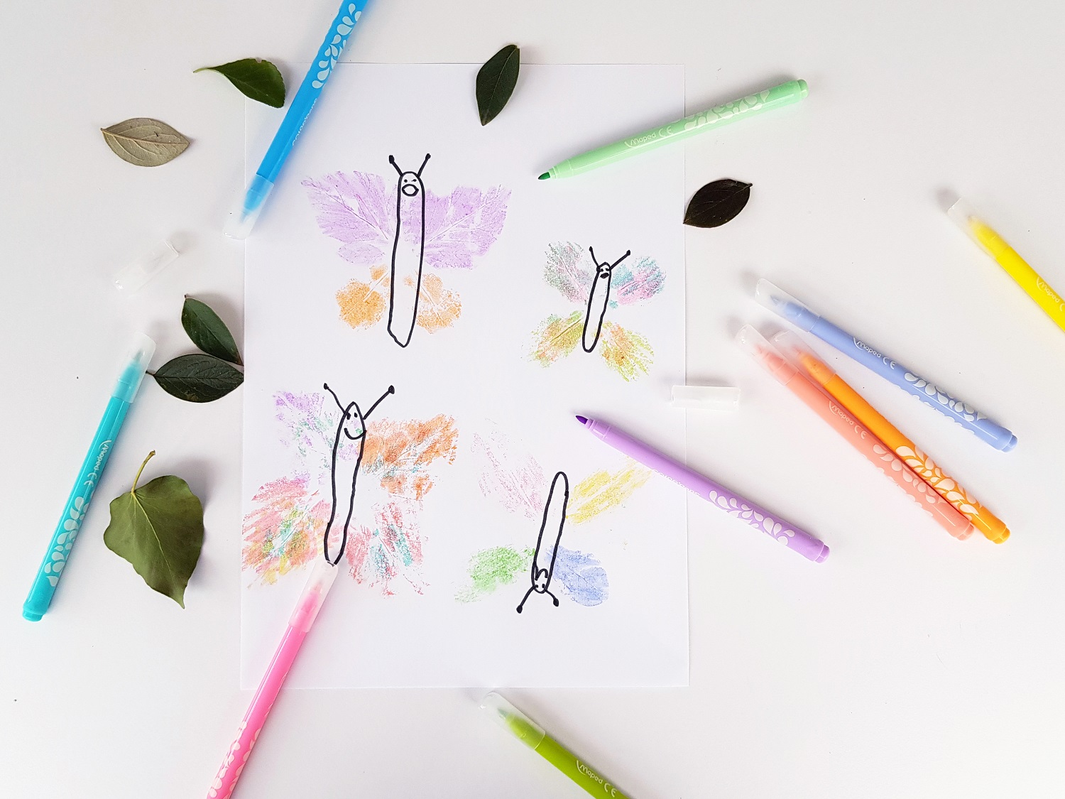 Dessiner des papillons avec des feuilles