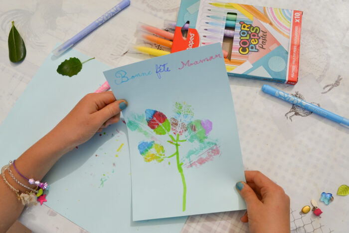 Bricolage enfant : Carte de voeux végétale fête des mères