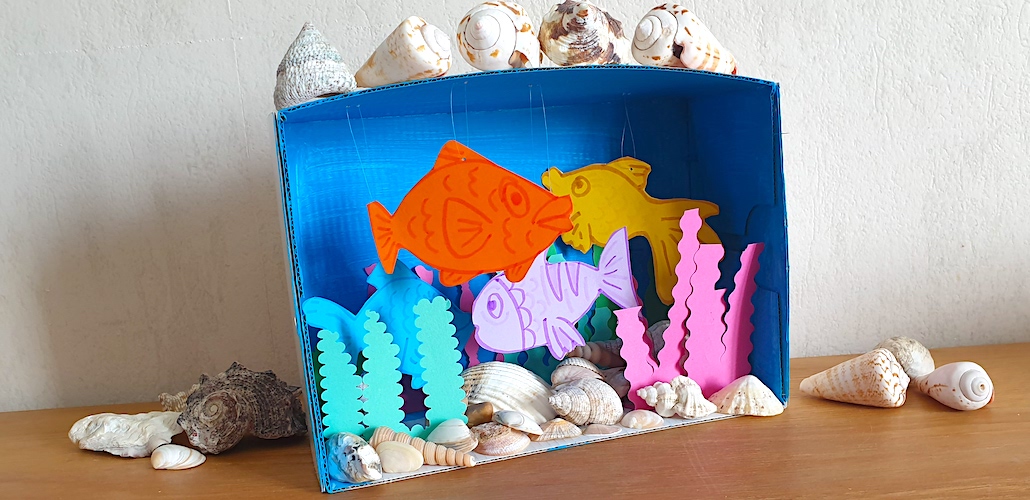 Fabriquer un aquarium 3D avec une boîte à chaussures - Bricolage d'été