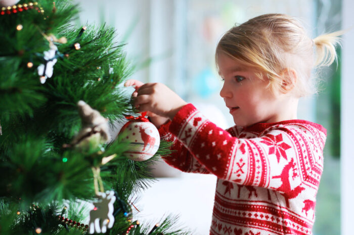 10 activités pour aider les enfants à patienter avant Noël