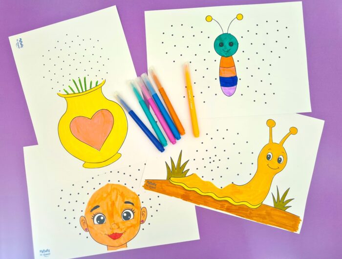 Les quatre modèles du tableau floral coloriés aux feutres Maped